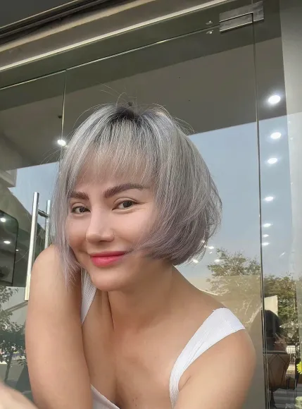 Giữ Màu Tóc Nhuộm Khói Bạch Kim Bền Đẹp Ngày Hè Tại TP Hair Salon